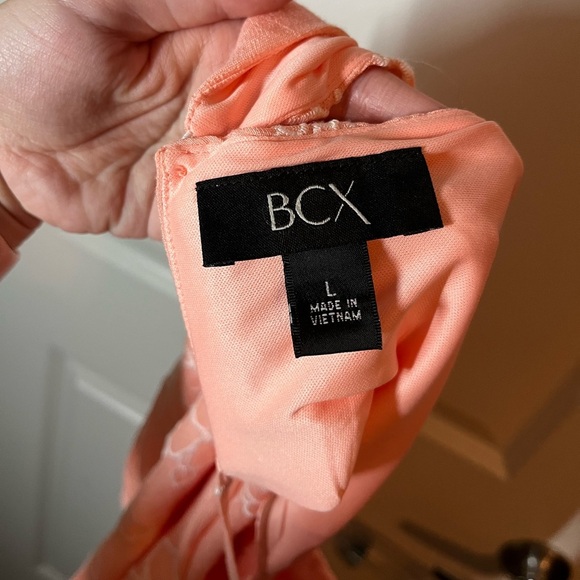BCX | Embroidered Sleeveless Halter Top in Coral Size Large - Picture 5 of 6